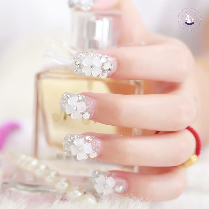 Set 24 móng tay giả họa tiết hoa 3D xinh xắn kèm keo dán dành cho cô dâu