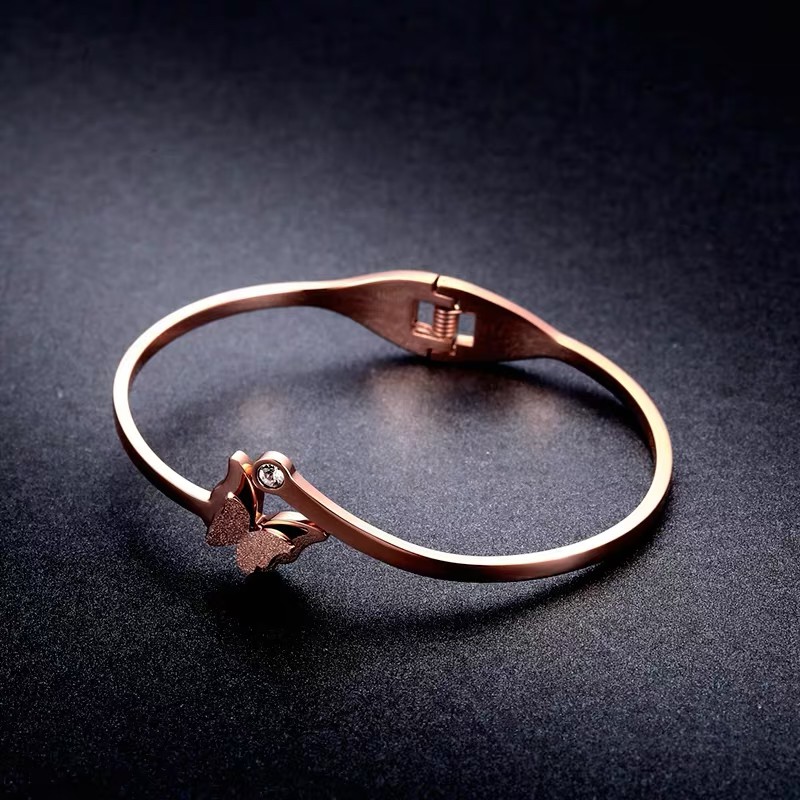 Vòng Tay Thép Titan Mạ Vàng Hồng 18K Mặt Hình Bướm Ba Chiều Đính Đá Màu Sắc Chống Nước Chống Trượt Phong Cách Nhật Hàn