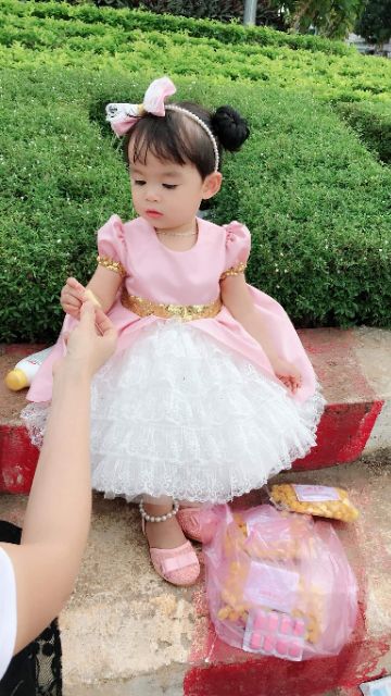 Vải Ren tầng.