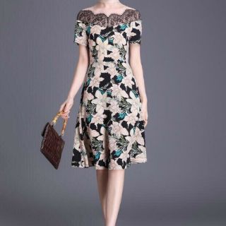 Đầm voan lụa hoa văn