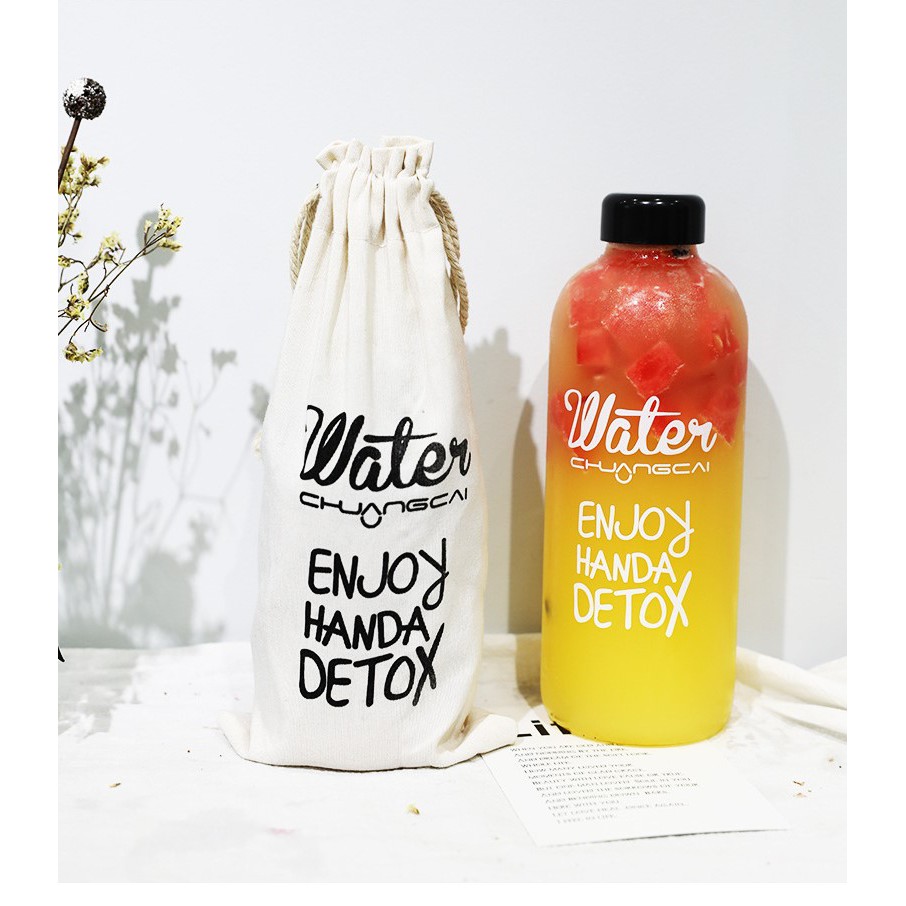 Bình nước nhựa WATER PONGDANG Detox 1 lít có túi siêu tiện lợi - Tặng kèm combo 3 móc dán tường chịu lực