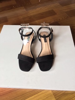 Sandal zara gót xéo 3p