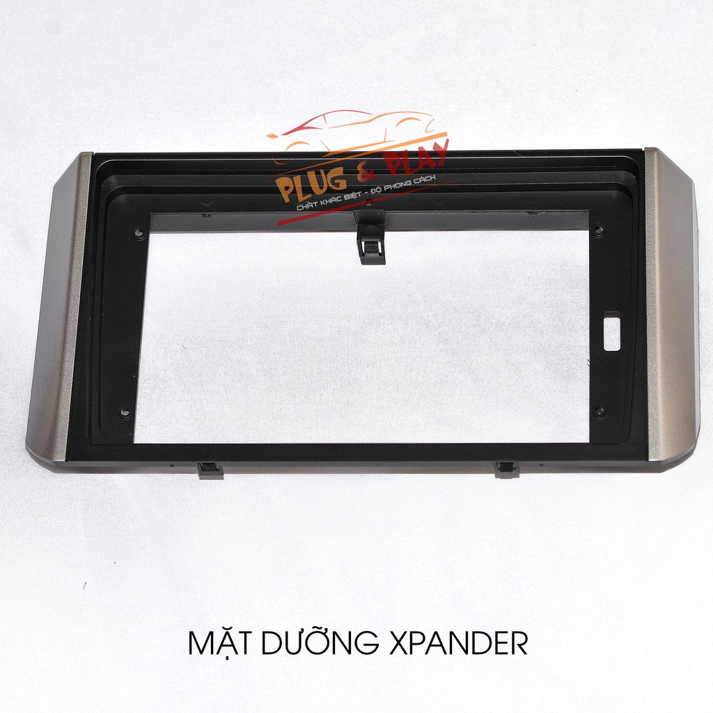 Mặt dưỡng Mitsubishi Xpander 2018 kèm jack nguồn và canbus