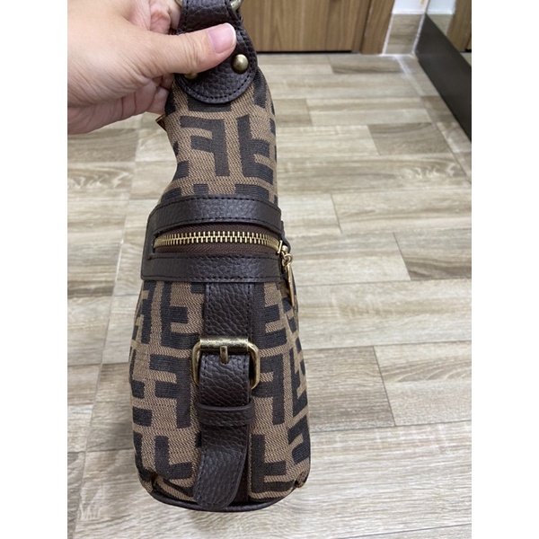 Túi si vải bố dáng Fendi