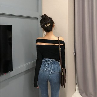 Áo trễ vai phối dây bản to