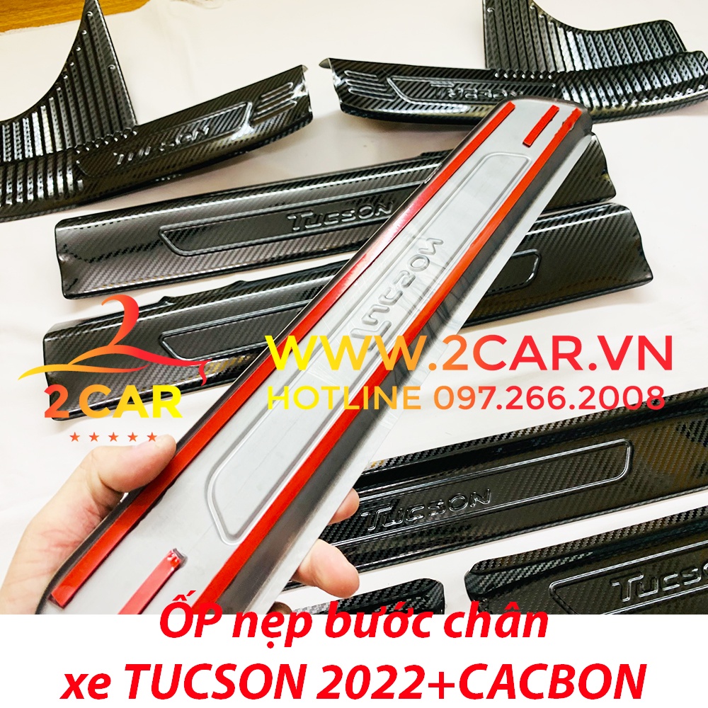Ốp Bậc cửa, Nẹp bước chân CARBON xe Hyundai Tucson 2022- 2023, Vân cacbon chữ dập nổi cao cấp