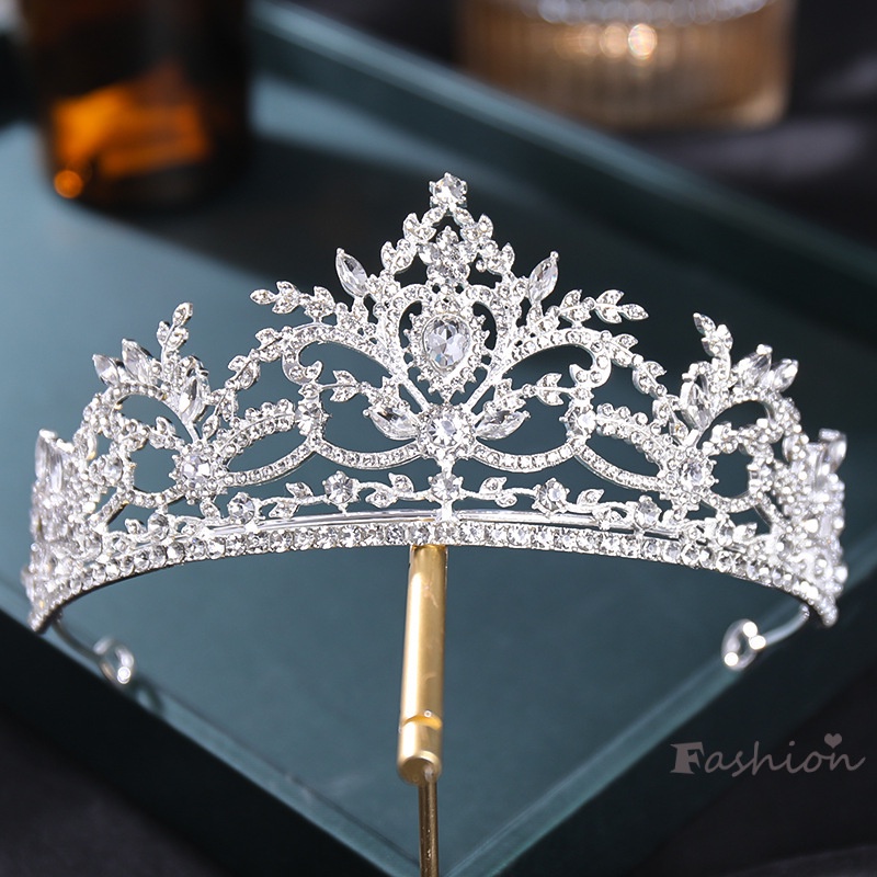 Vương Miện Đính Đá Sang Trọng Cổ Điển Cho Cô Dâu
