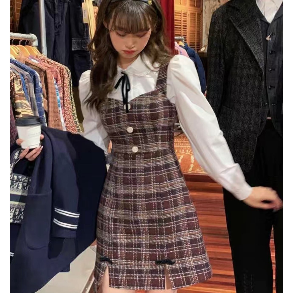 Đầm yếm kẻ caro dáng ôm