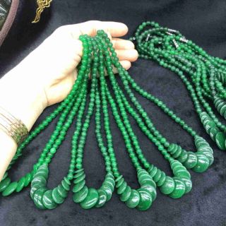 Chuỗi đeo cổ xanh bích