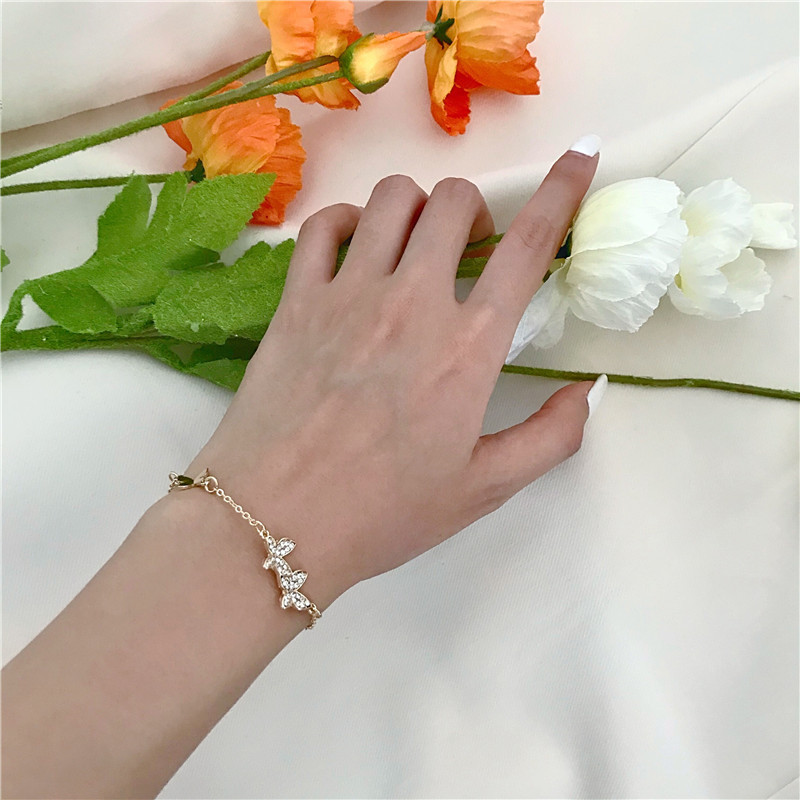 Vòng Tay Hình Bướm Đính Đá Lấp Lánh Sang Trọng