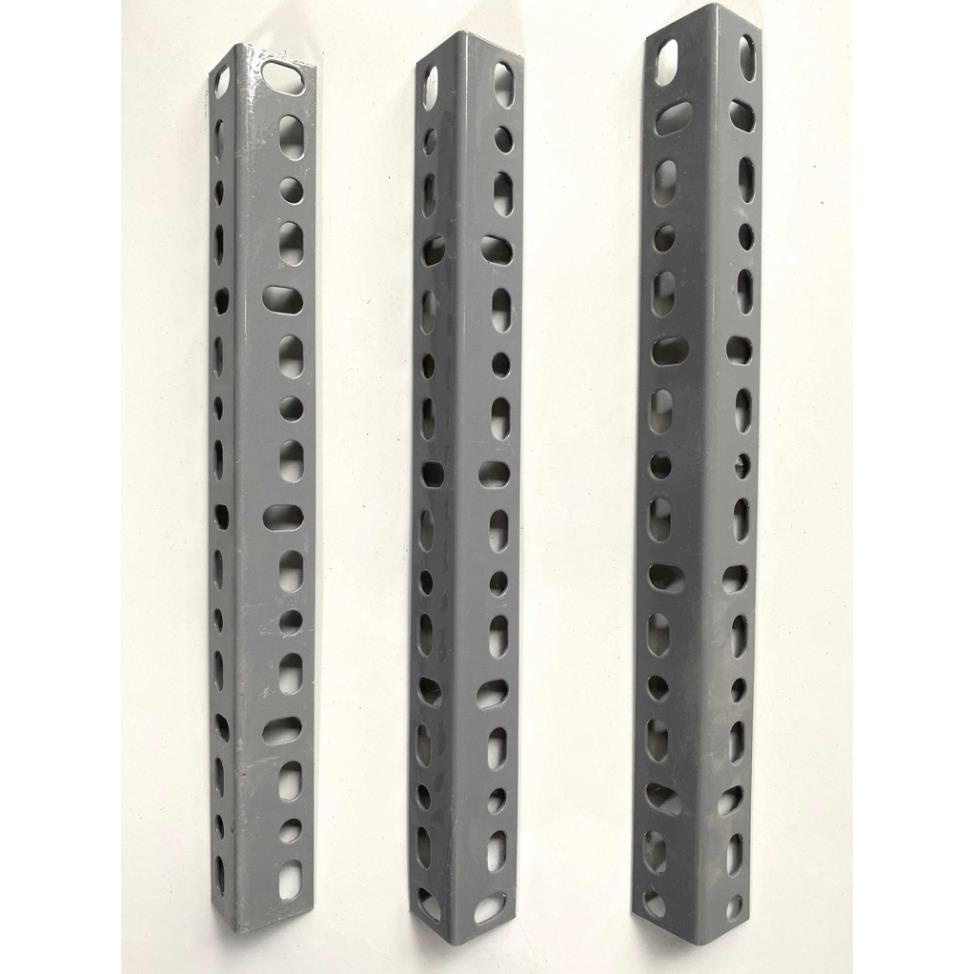 Thanh sắt V Lỗ 4x4cm dày 1,6 ly - dài 60cm