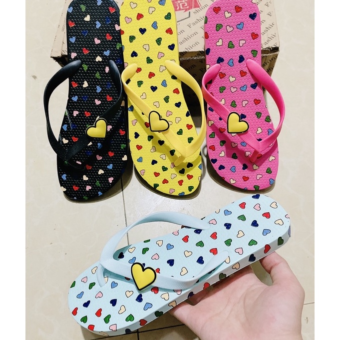 tông nữ- dép xỏ ngón trái tim 4 màu siêu cute chất liệu cao su dẻo