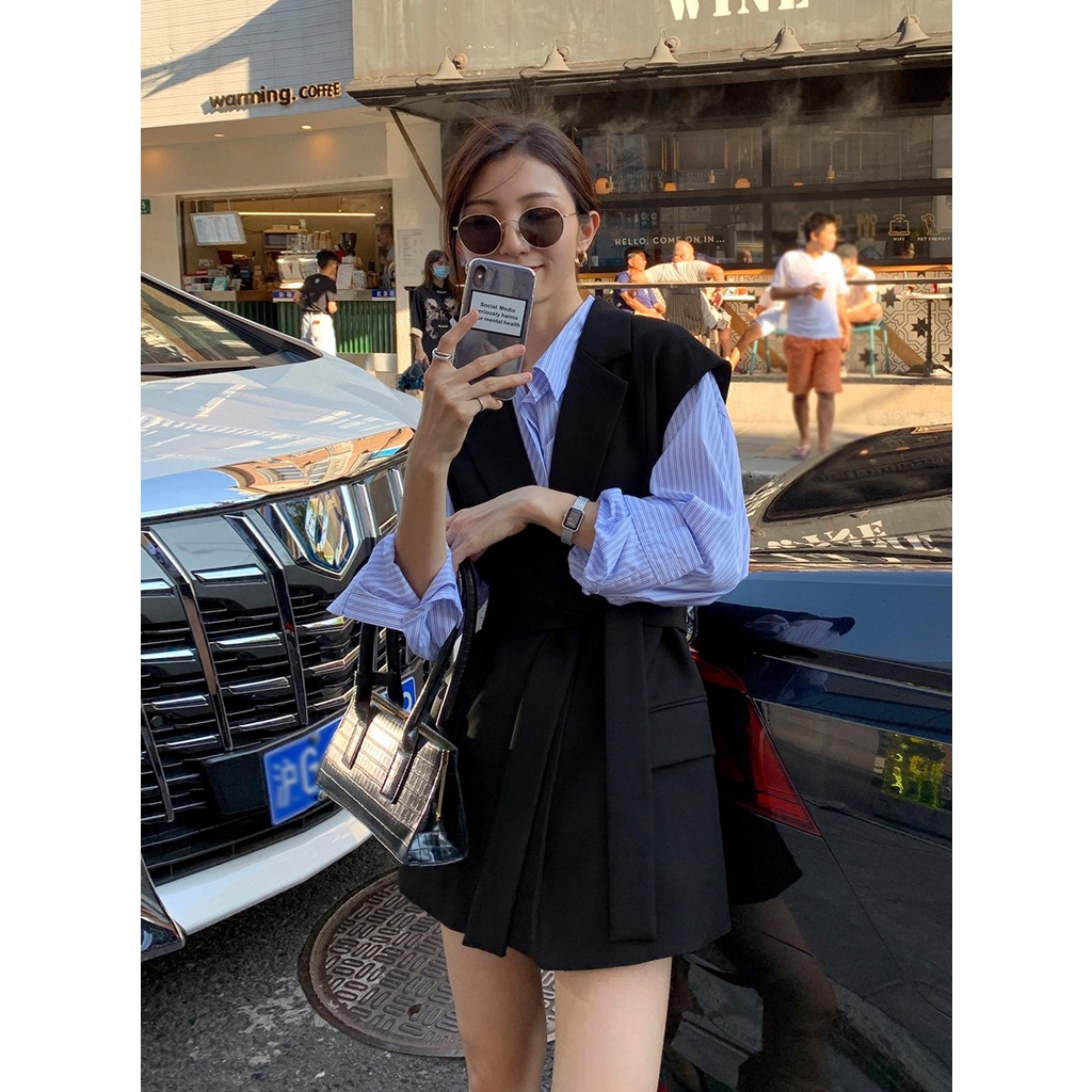 Set Công Sở Gồm Áo Khoác Và Váy Sơmi Thời TRang