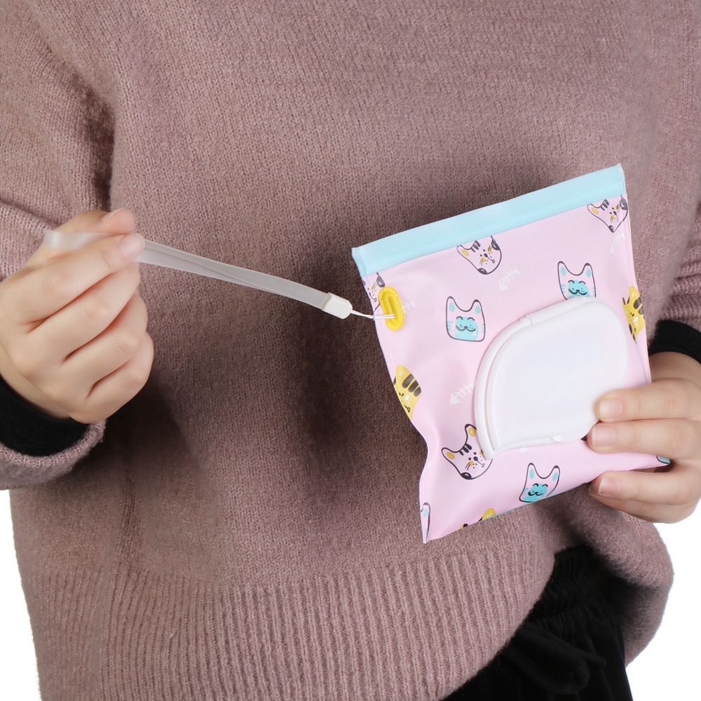 Túi đựng khăn giấy ướt có dây mang theo tiện lợi