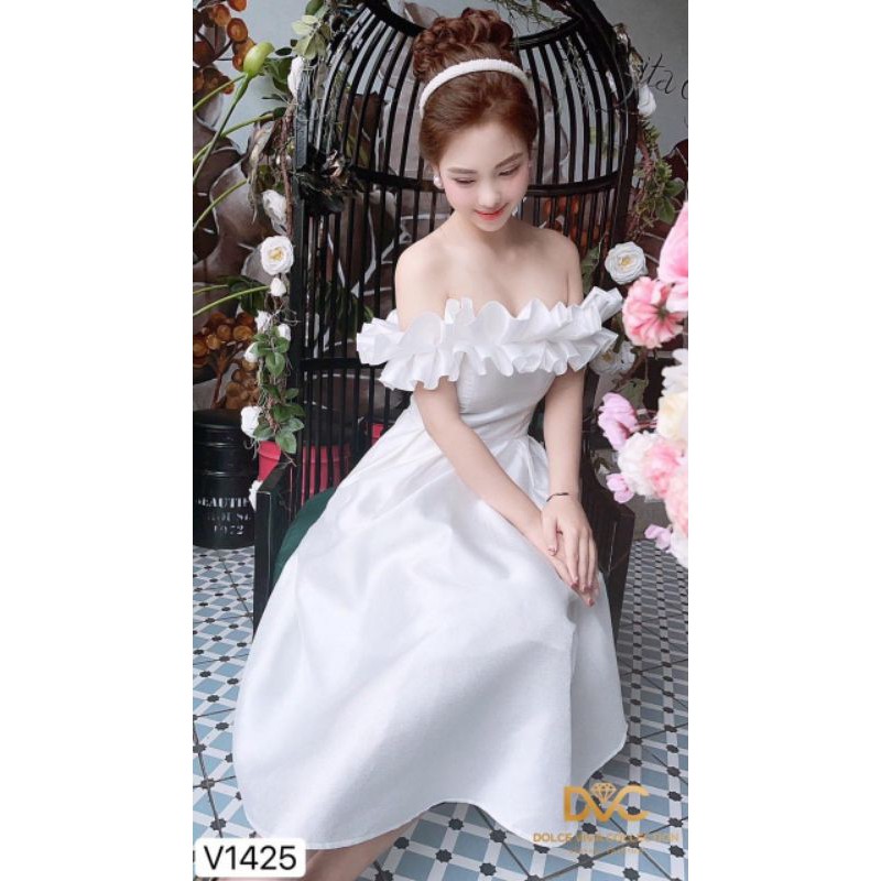 VÁY THIẾT KẾ XOÈ TRẮNG TRỄ VAI V1425 | BigBuy360 - bigbuy360.vn