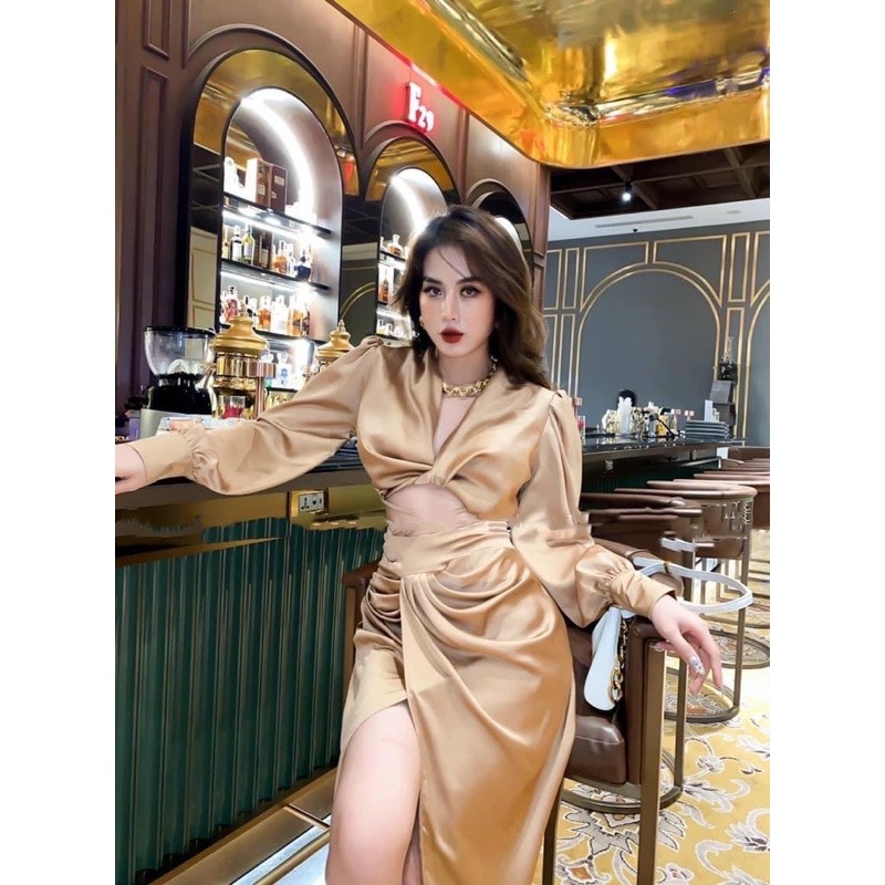 Set áo tay bồng và chân váy xẻ tà