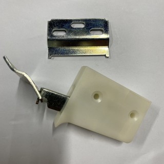 Bas treo tủ bếp sắt - Pas móc tủ