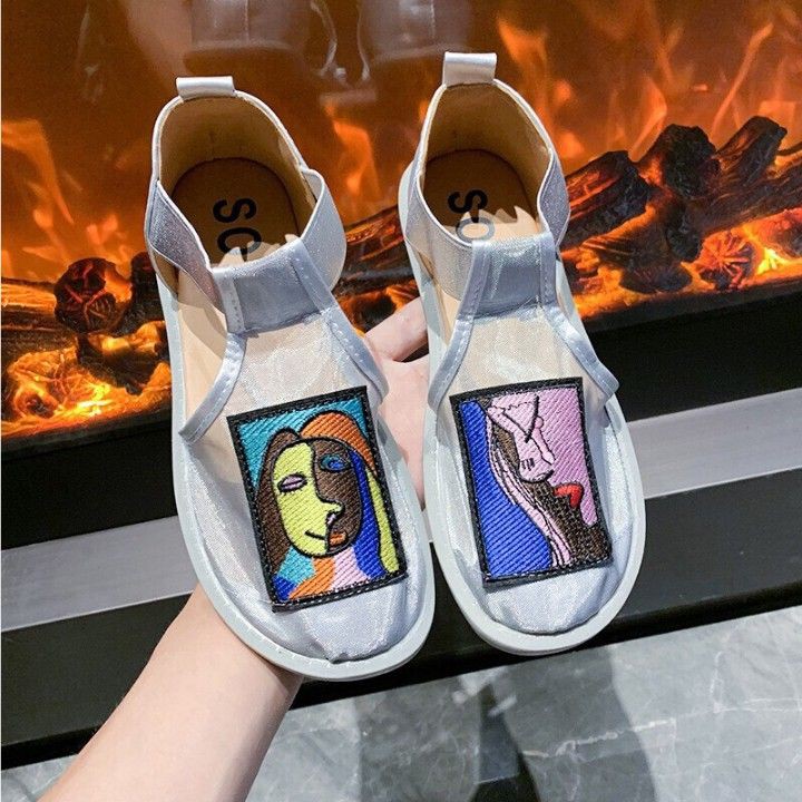 [ORDER] Giày sandal nữ T09 bánh mì in hình cô gái quai lưới dán cá tính Ảnh thật