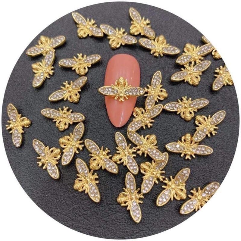 cham nail nhiều viên