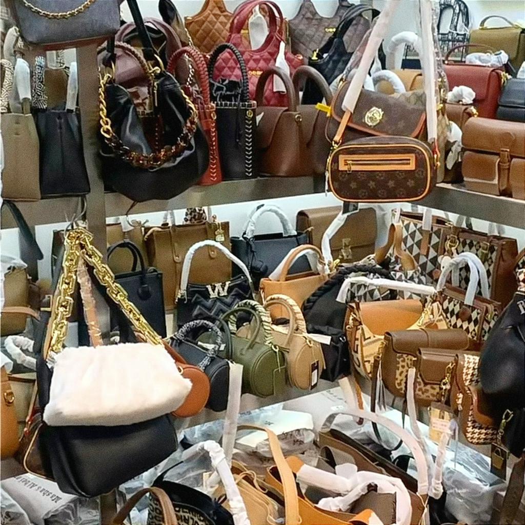 99K!!! Túi Xách Da Dây Xích Đeo Vai Thiết Kế Thanh Lịch Túi xách nữ có thể kết hợp với quần áo