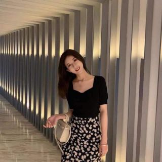Chân váy hoa