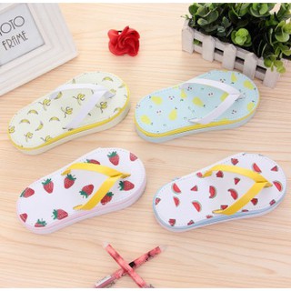 Hộp bút chiếc dép tông