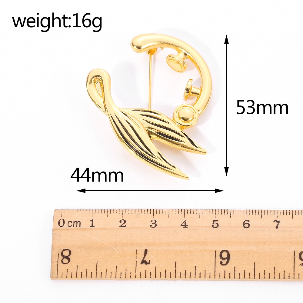 Huy hiệu cài áo hình nhân vật trong phim hoạt hình Violet Evergarden