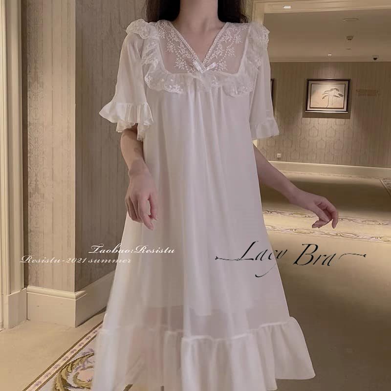Váy Ngủ Voan Mỏng Kiểu Dáng Xuông Dài Cổ Điển Phối Bèo Siêu Xinh Lacy Bra - V15