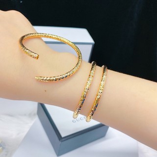 vòng tay tròn chạm 4D mạ vàng bền màu