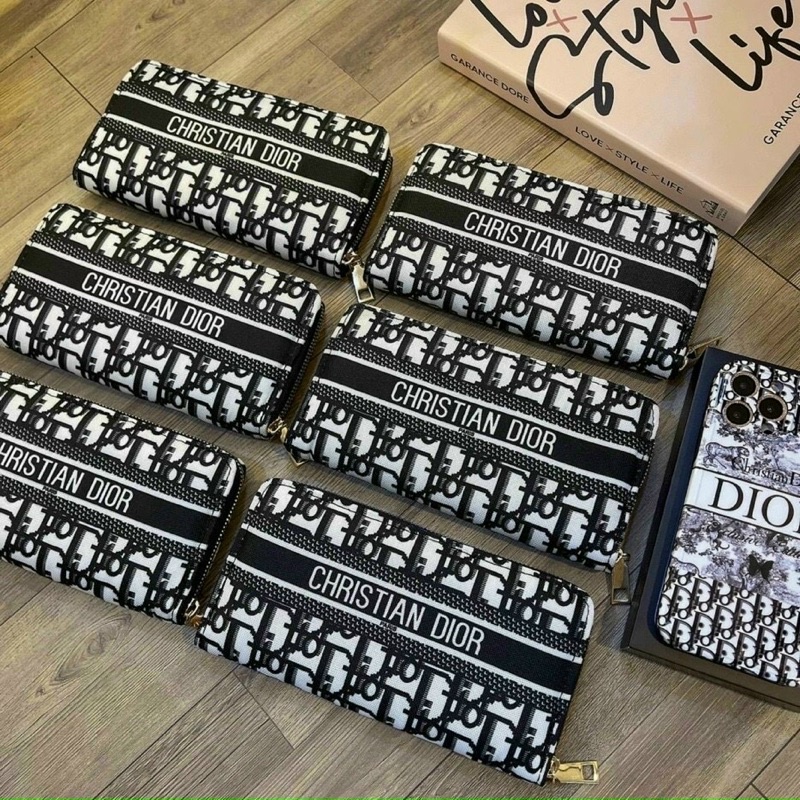 ví cầm tay Dior