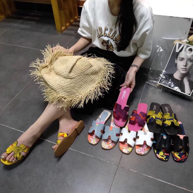 Dép H sắc màu hot hit