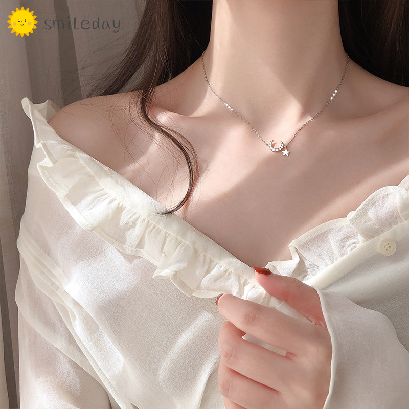Dây chuyền mặt hình trăng sao đính đá trẻ trung cho nữ