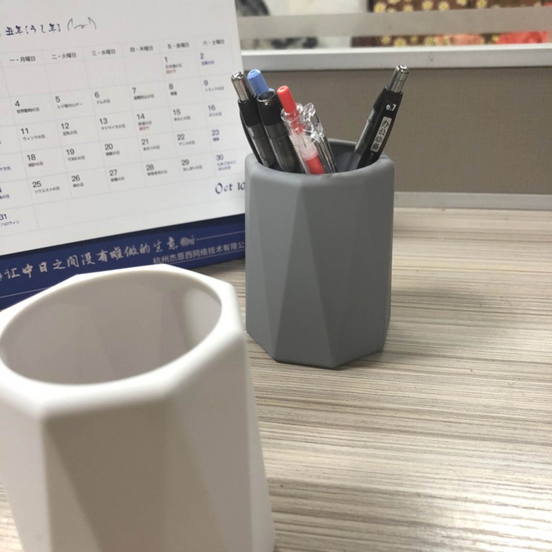 Hộp Đựng Bút / Cọ Trang Điểm Bằng Silicone Sức Chứa Lớn