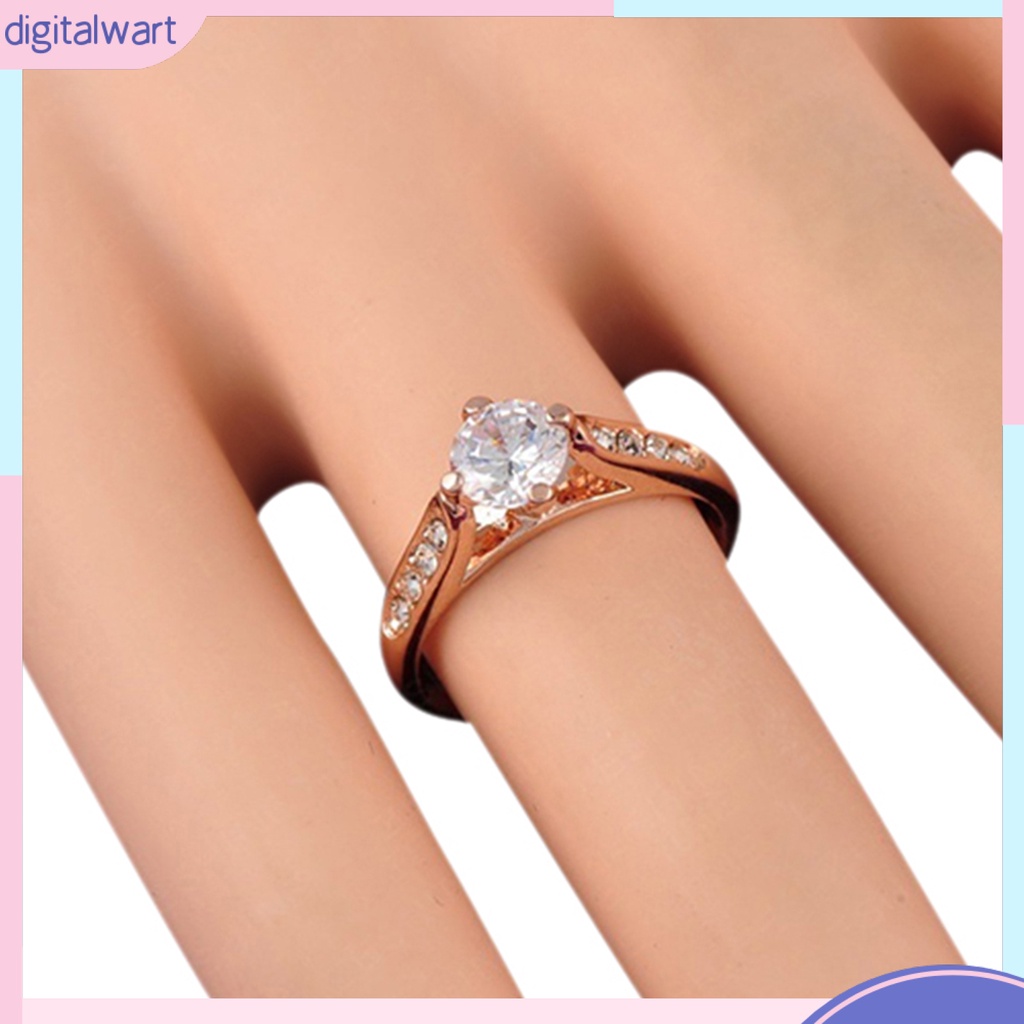 Nhẫn hợp kim đính đá sang trọng