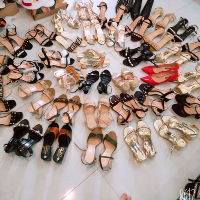 Giày dép khách chọn live