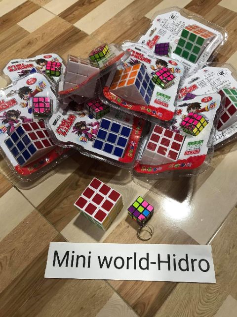 Set 2 cục rubik 3x3, mua 1 được 2. Móc khóa rubik.