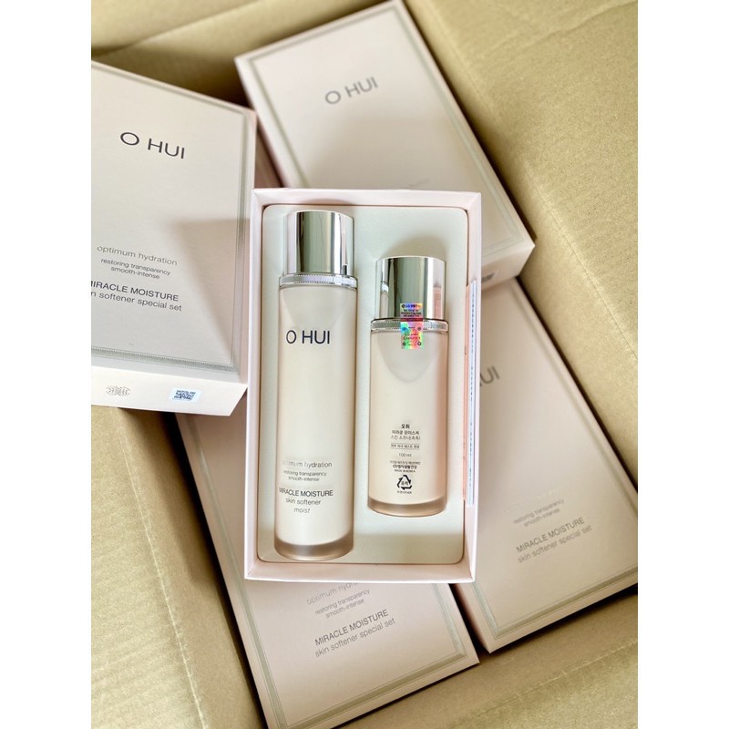 NƯỚC HOA HỒNG OHUI CẤP ẨM DA CĂNG MƯỢT