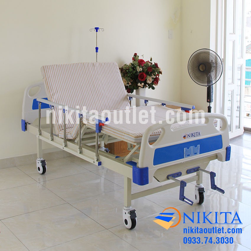 Giường bệnh y tế 2 tay quay chăm sóc người bệnh tại nhà, có bàn ăn- chính hãng NIKITA - DCN02 - NIKITA OUTLET