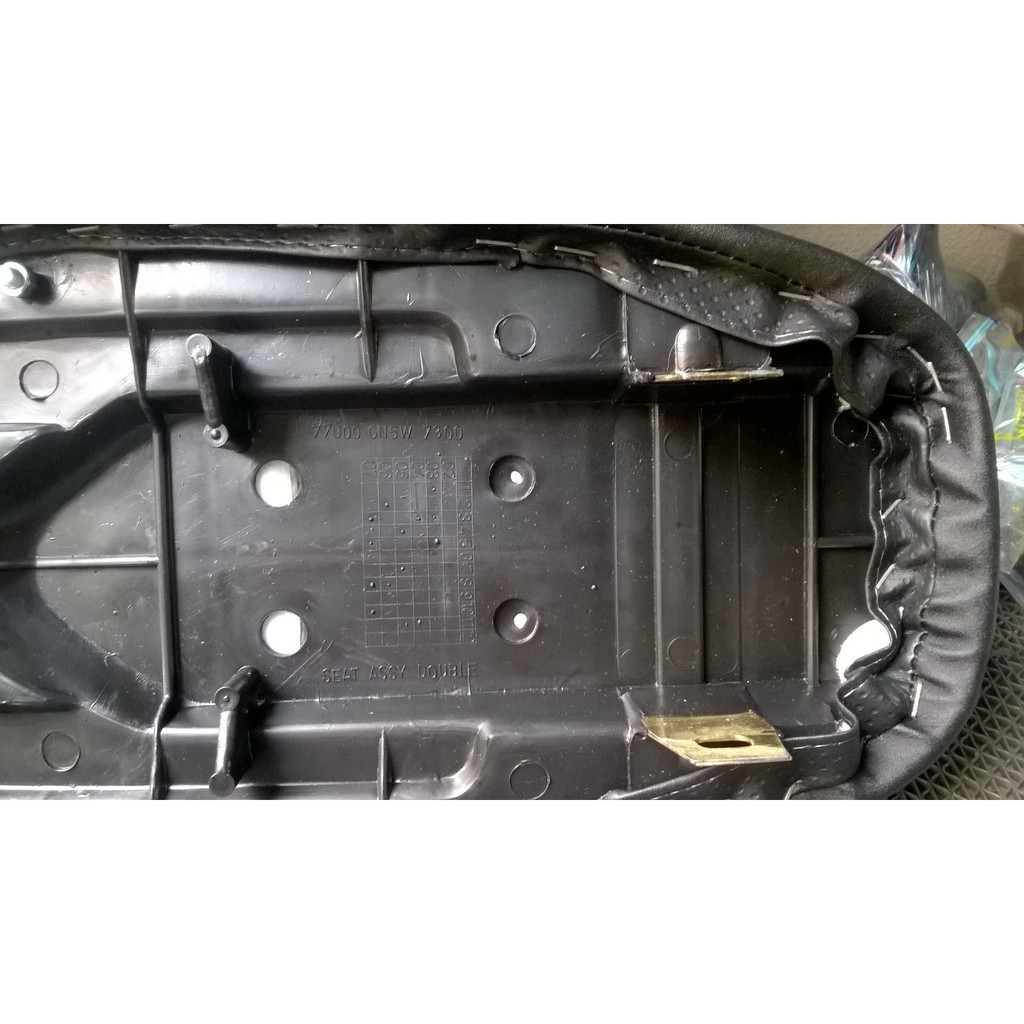 Yên honda 68-CL- viền cam