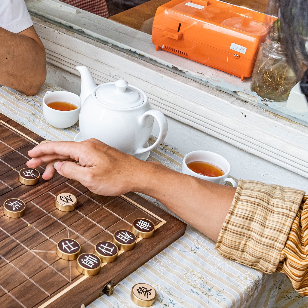 Bộ cờ tướng MAZTERMIND bàn gỗ - quân cờ bằng đồng phối da cao cấp