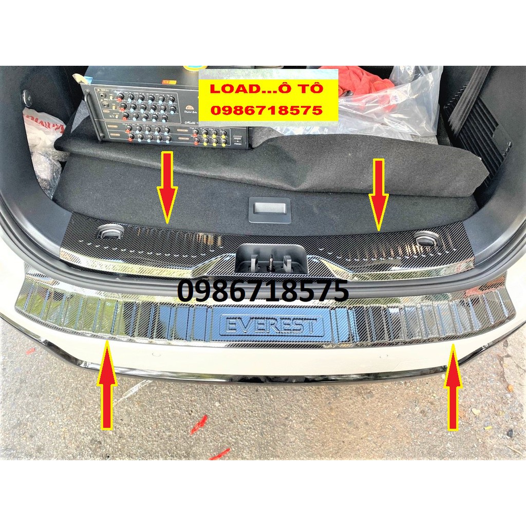 Chống Trầy Cốp Sau Xe Carbon Xe Ford Everest 2023-2018 Mẫu Vân Carbon Cao Cấp Nhất Thị Trường