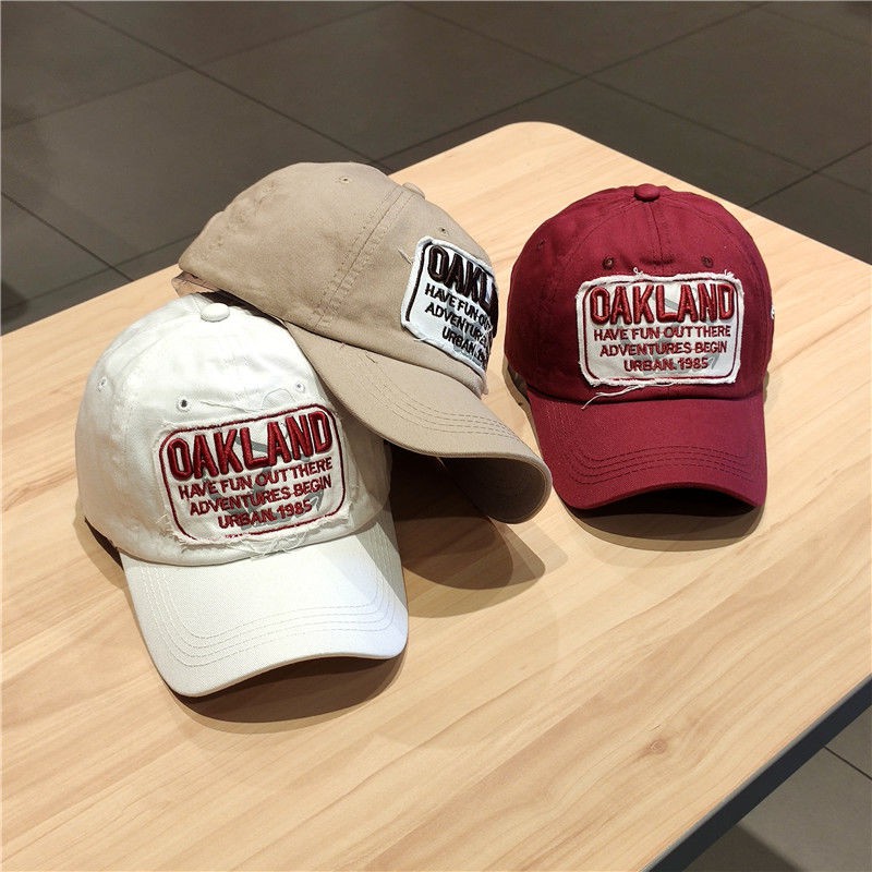 Mũ lưỡi trai thêu chữ thời trang cho nam nữ trẻ trung