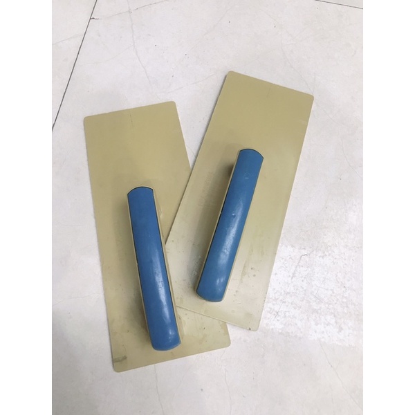 Bàn xoa nhựa bản to dùng trong xây dựng không bị cong do thời tiết