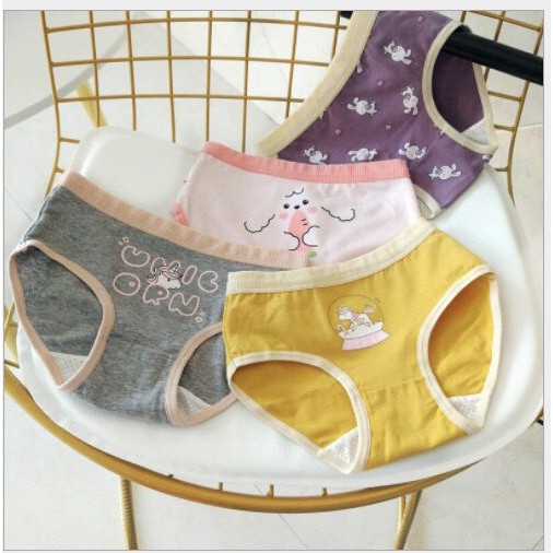 Quần lót bé gái