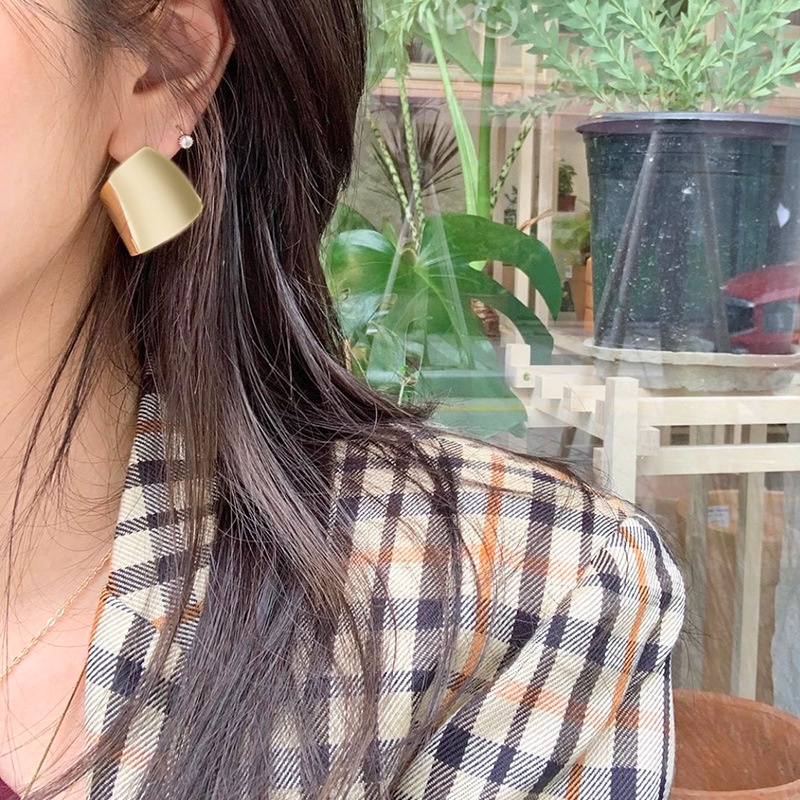 Khuyên tai kim loại mạ vàng thời trang Hàn Quốc tinh tế sang trọng