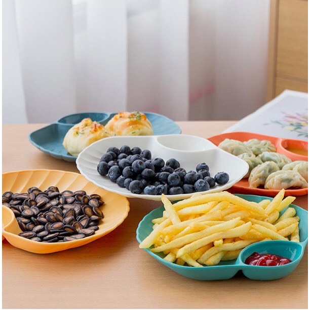 Đĩa nhựa decor đựng đồ ăn hình vỏ sò có kèm ngăn đựng gia vị sét 4 cái