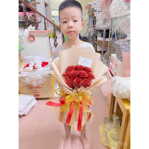 [Hoa sáp nhũ - Quà 20-10] Bó hoa hồng nhũ 10 bông tặng kèm chữ love và thiệp
