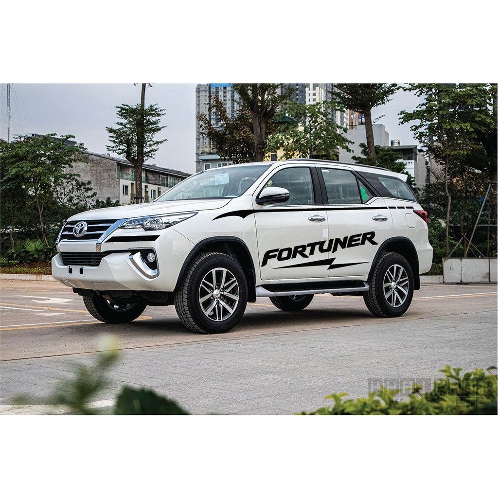 Tem xe Toyota Fortuner  phong cách thể thao-decal Fortuner