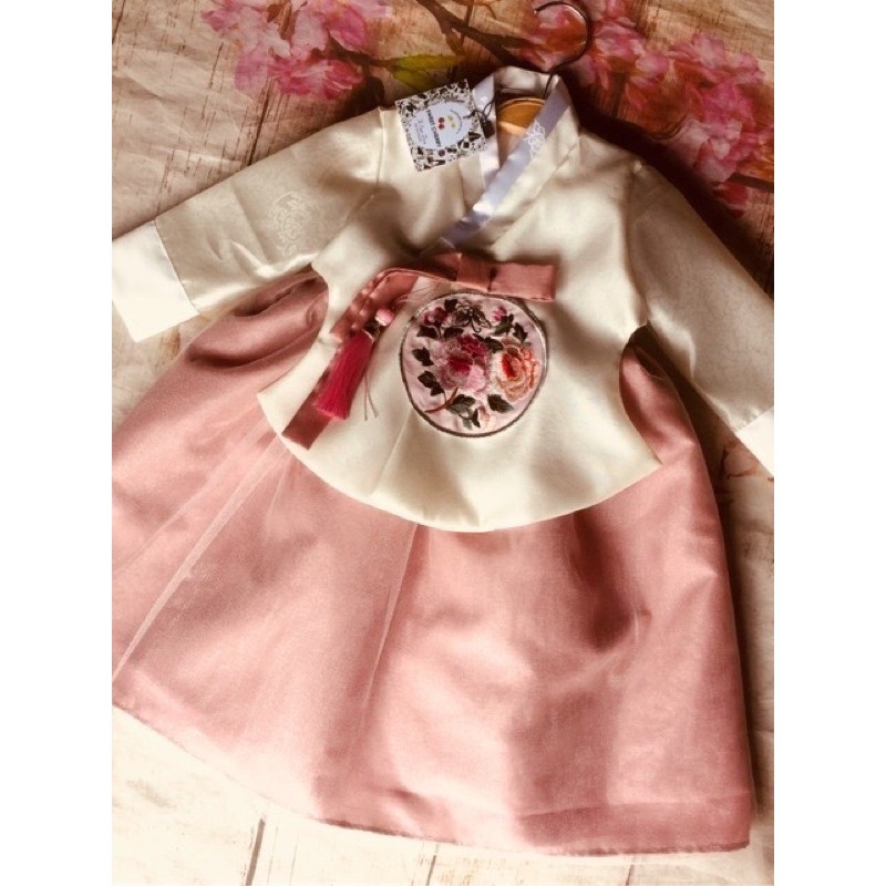 Bộ hanbok cho bé