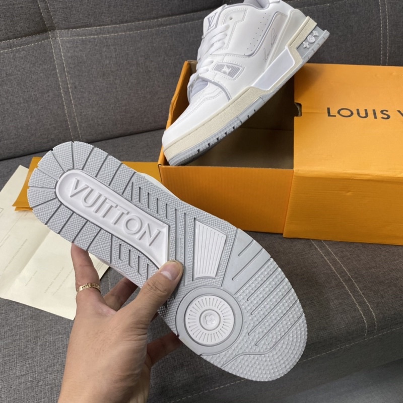 GIÀY LV SNAKER TRAINERS LOW 54 WHITE DA THẬT LAI AU